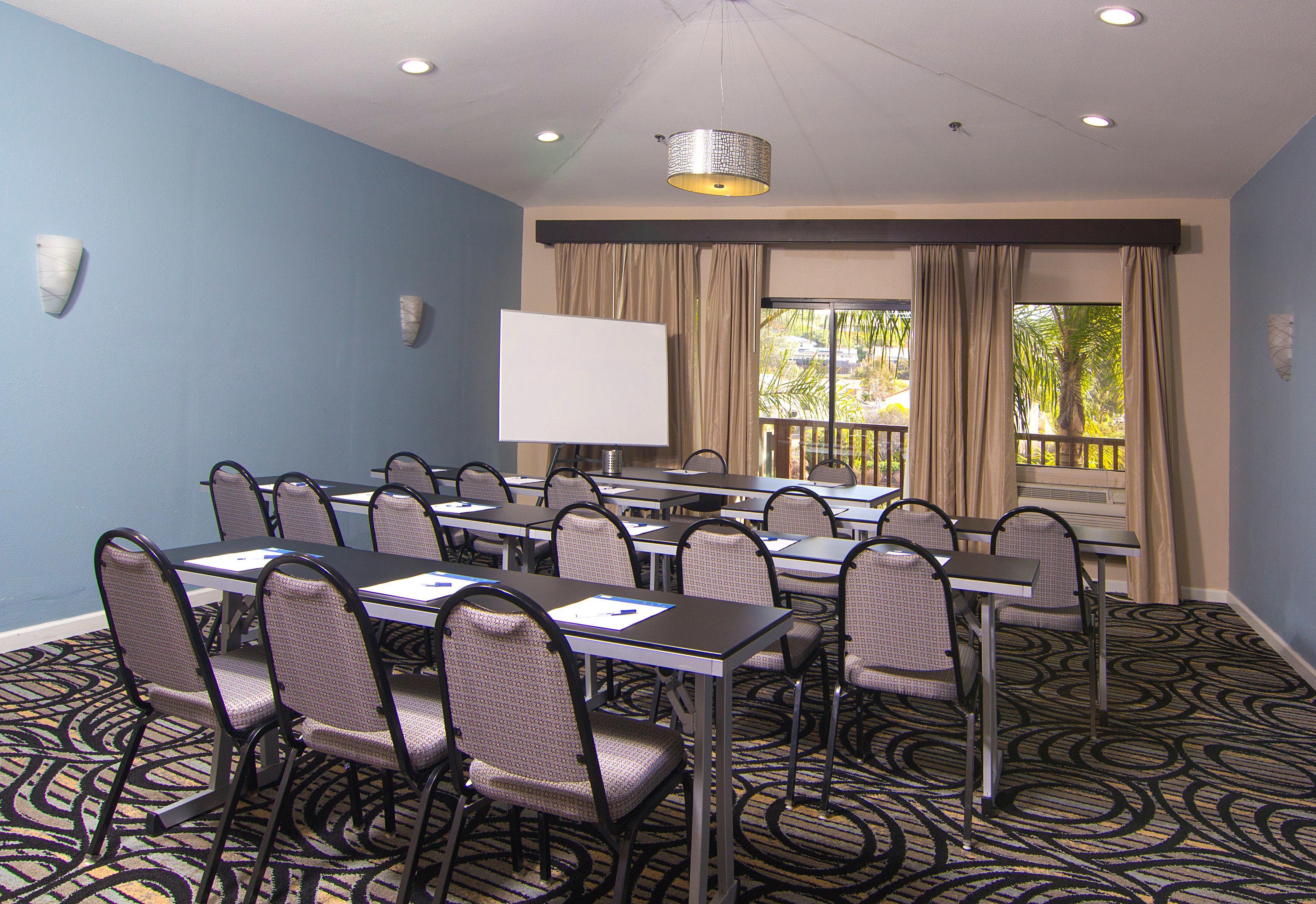 Holiday Inn Express Hotel & Suites Solana Beach-Del Mar By Ihg Exterior foto